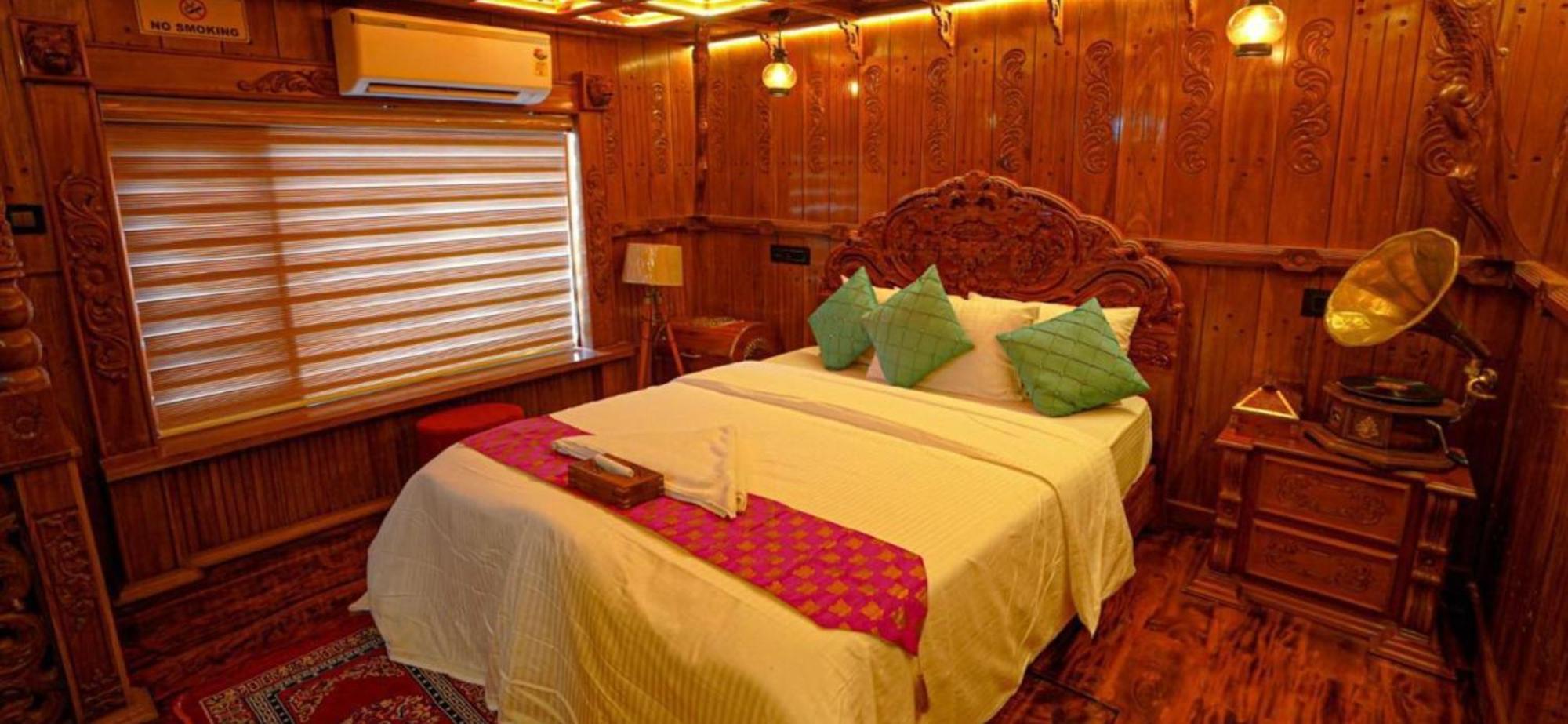 Victoria Houseboats Hotell Alappuzha Eksteriør bilde
